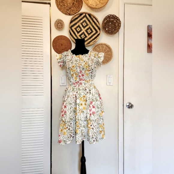 Floral Mini Dress With Tiered Ruffles - Picture 6 of 7